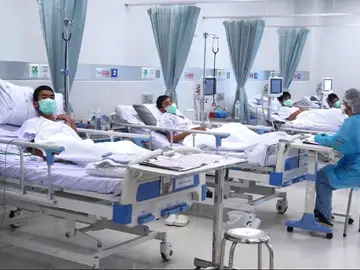 Los niños rescatados en la cueva Los niños rescatados en la cueva