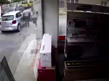 Detienen a una mujer por simular un accidentes de tráfico para cobrar las indemnizaciones Detienen a una mujer por simular un accidentes de tráfico para cobrar las indemnizaciones