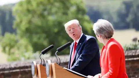 Donald Trump y Theresa May comparecen ante los medios Donald Trump y Theresa May comparecen ante los medios