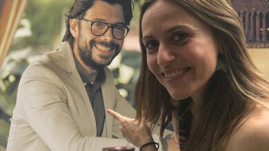 Las imágenes del idílico viaje de Itziar Ituño que 'rememora' su final con El Profesor en 'La casa de papel'