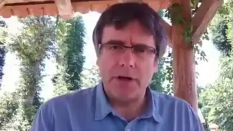 Puigdemont difunde un vídeo en el que llama a manifestarse hoy en Barcelona por la libertad de los políticos presos Puigdemont difunde un vídeo en el que llama a manifestarse hoy en Barcelona por la libertad de los políticos presos