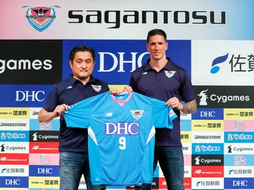 Fernando Torres durante la presentación con el Sagan Tosu Fernando Torres durante la presentación con el Sagan Tosu