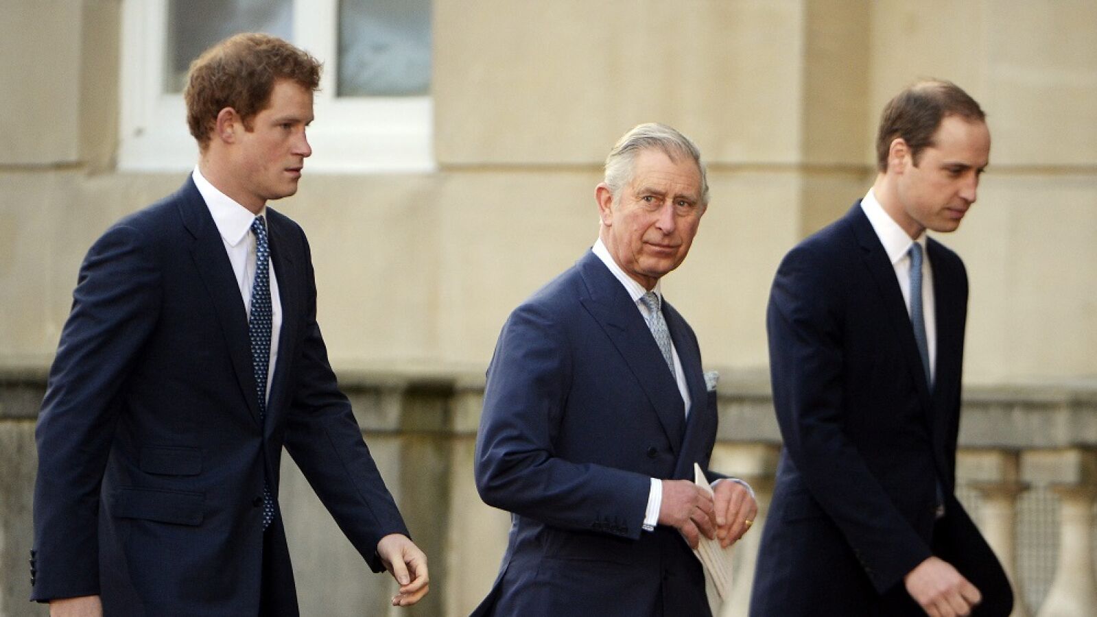 Acercamiento entre Carlos III y el Principe Harry tras años de distanciamiento: los asesores de ambos se han reunido en un club 
