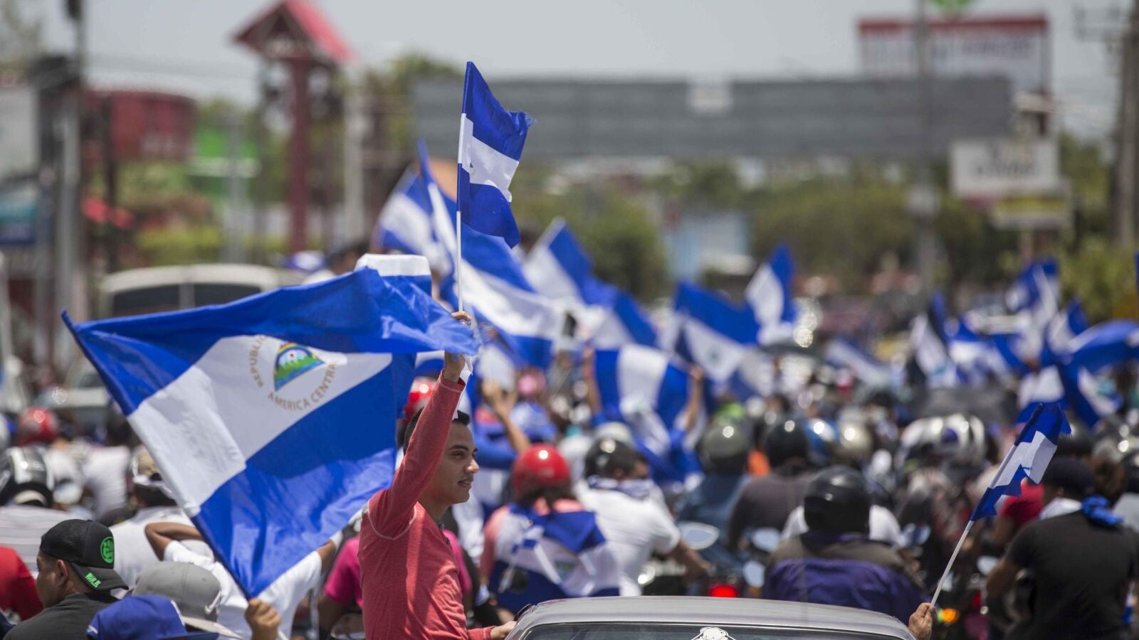 Aumenta la tensión en Nicaragua tras la muerte de dos estudiantes en un ataque contra una iglesia