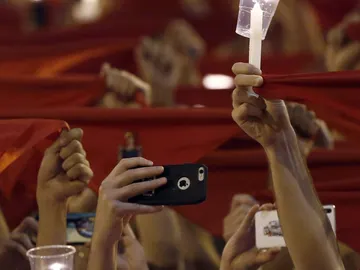 Pamplona se despide de San Fermín entonando el 'Pobre de mí' Pamplona se despide de San Fermín entonando el 'Pobre de mí'