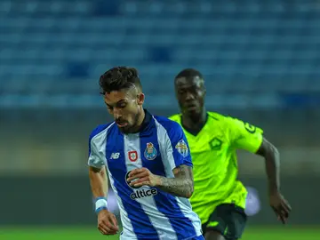 Álex Telles en un partido con el Oporto Álex Telles en un partido con el Oporto
