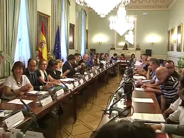 El Gobierno pacta con los sindicatos convocar hasta 19.300 empleos públicos este año El Gobierno pacta con los sindicatos convocar hasta 19.300 empleos públicos este año