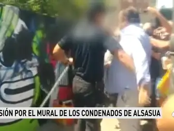 Momentos de tensión en la convocatoria para borrar el mural que critica la sentencia de Alsasua en Valencia Momentos de tensión en la convocatoria para borrar el mural que critica la sentencia de Alsasua en Valencia