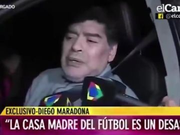 Maradona atiende a un medio argentino