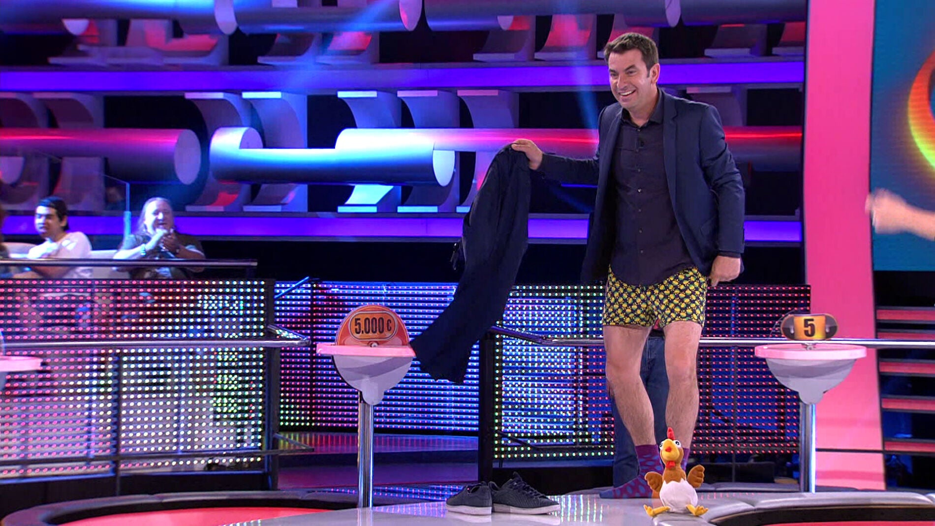 Arturo Valls se desnuda en '&iexcl;Ahora Caigo!'