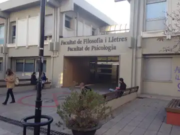 Facultad de Psicología de la Universidad Autónoma de Barcelona Facultad de Psicología de la Universidad Autónoma de Barcelona