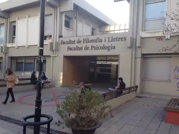 Facultad de Psicología de la Universidad Autónoma de Barcelona Facultad de Psicología de la Universidad Autónoma de Barcelona
