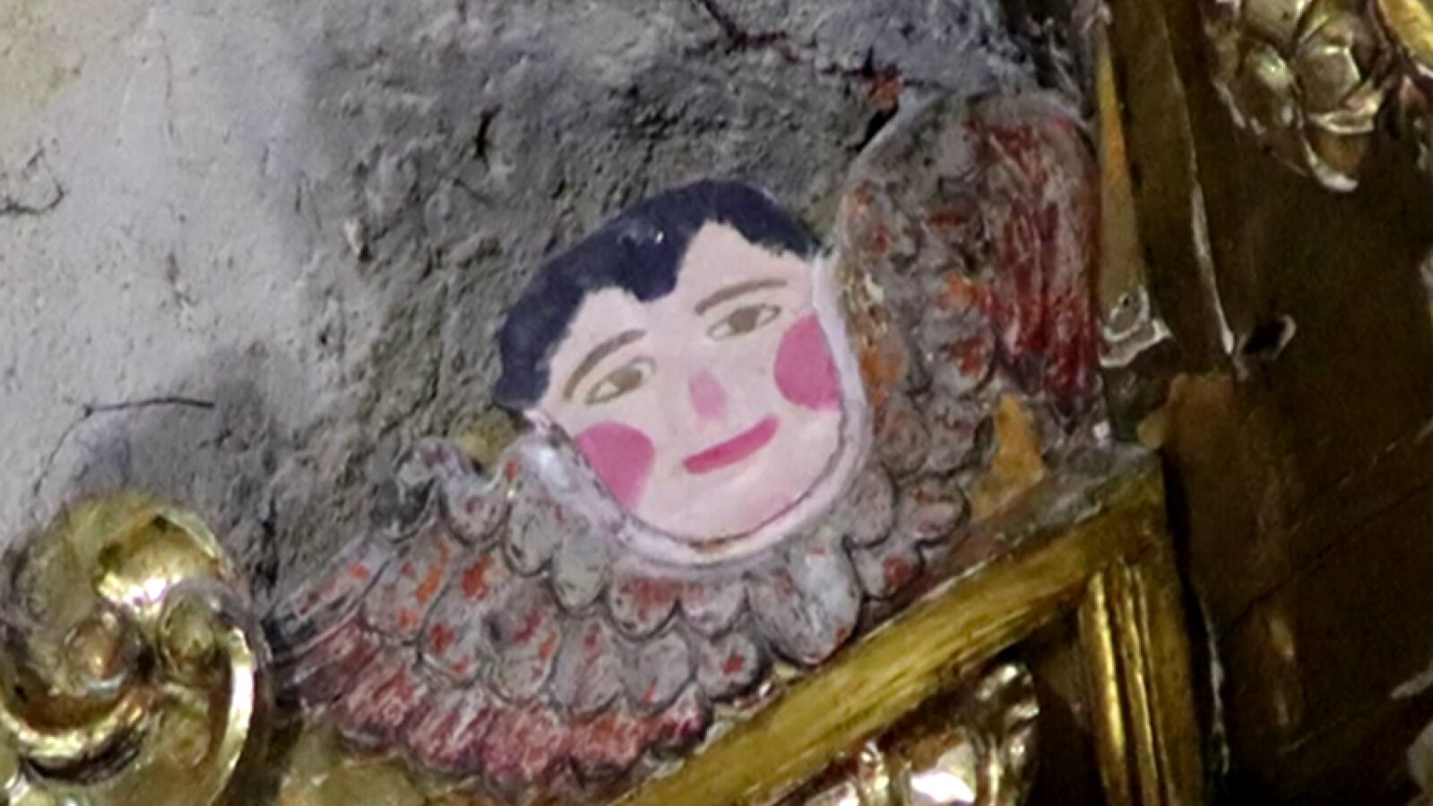 Sale a la luz un nuevo 'Ecce Homo': un mofletudo querubín en una iglesia de Reinosa