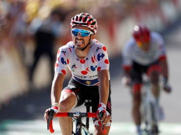 Alaphilippe esprinta en el final de etapa