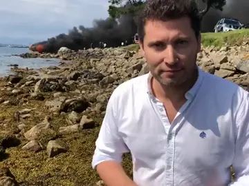 Varios heridos al incendiarse un barco con 51 personas a bordo tras chocar contra una batea en Pontevedra Varios heridos al incendiarse un barco con 51 personas a bordo tras chocar contra una batea en Pontevedra