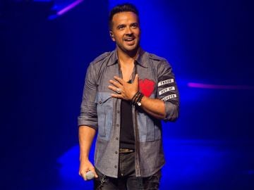 El cantante puertorriqueño Luis Fonsi durante su actuación en el Gran Teatre del Liceu de Barcelona. El cantante puertorriqueño Luis Fonsi durante su actuación en el Gran Teatre del Liceu de Barcelona.