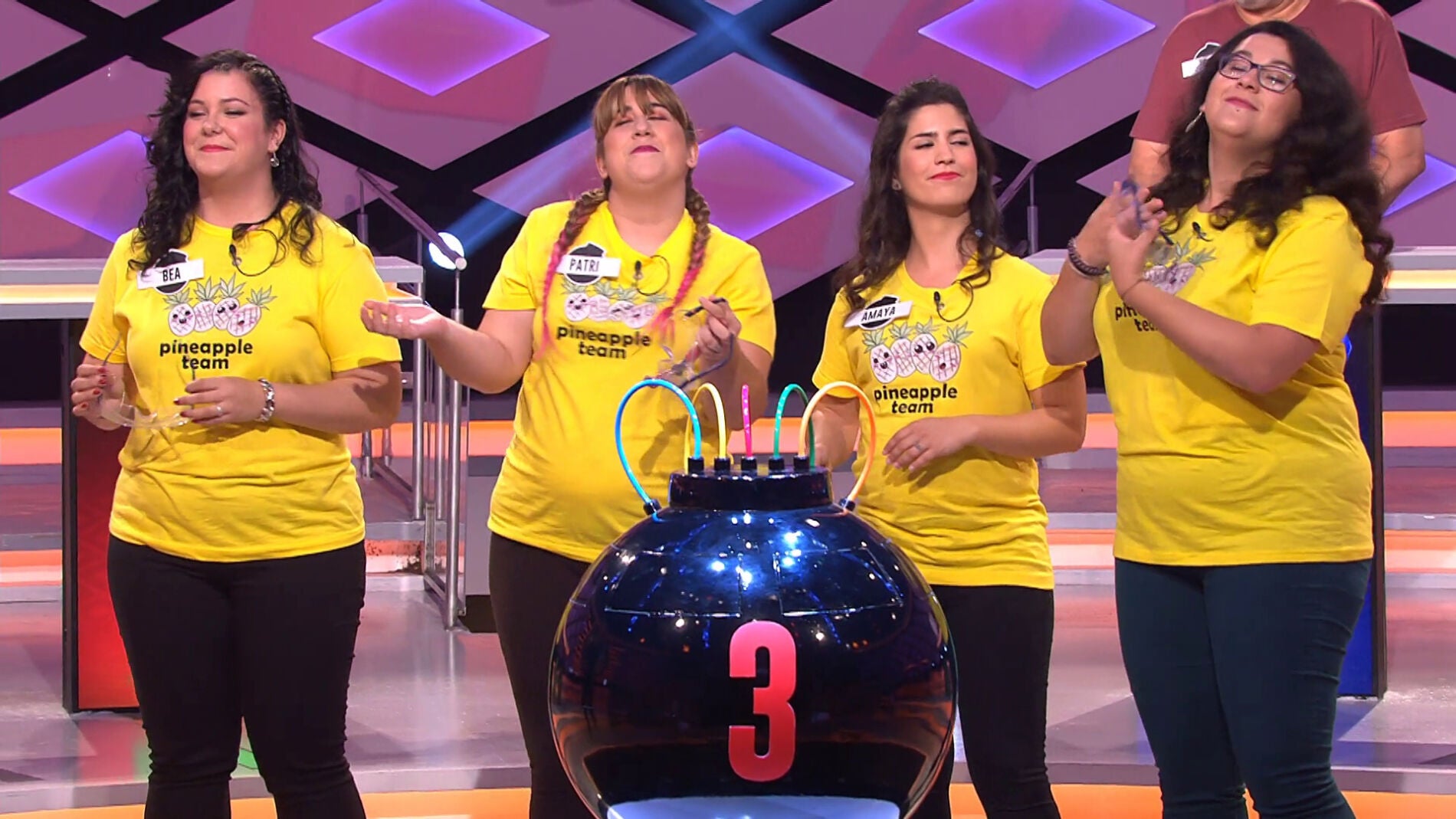 "Cantaremos cuando derrotemos a 'Los Lobos'", as&iacute; contestaban las 'Pi&ntilde;a Time' a la petici&oacute;n de Juanra Bonet