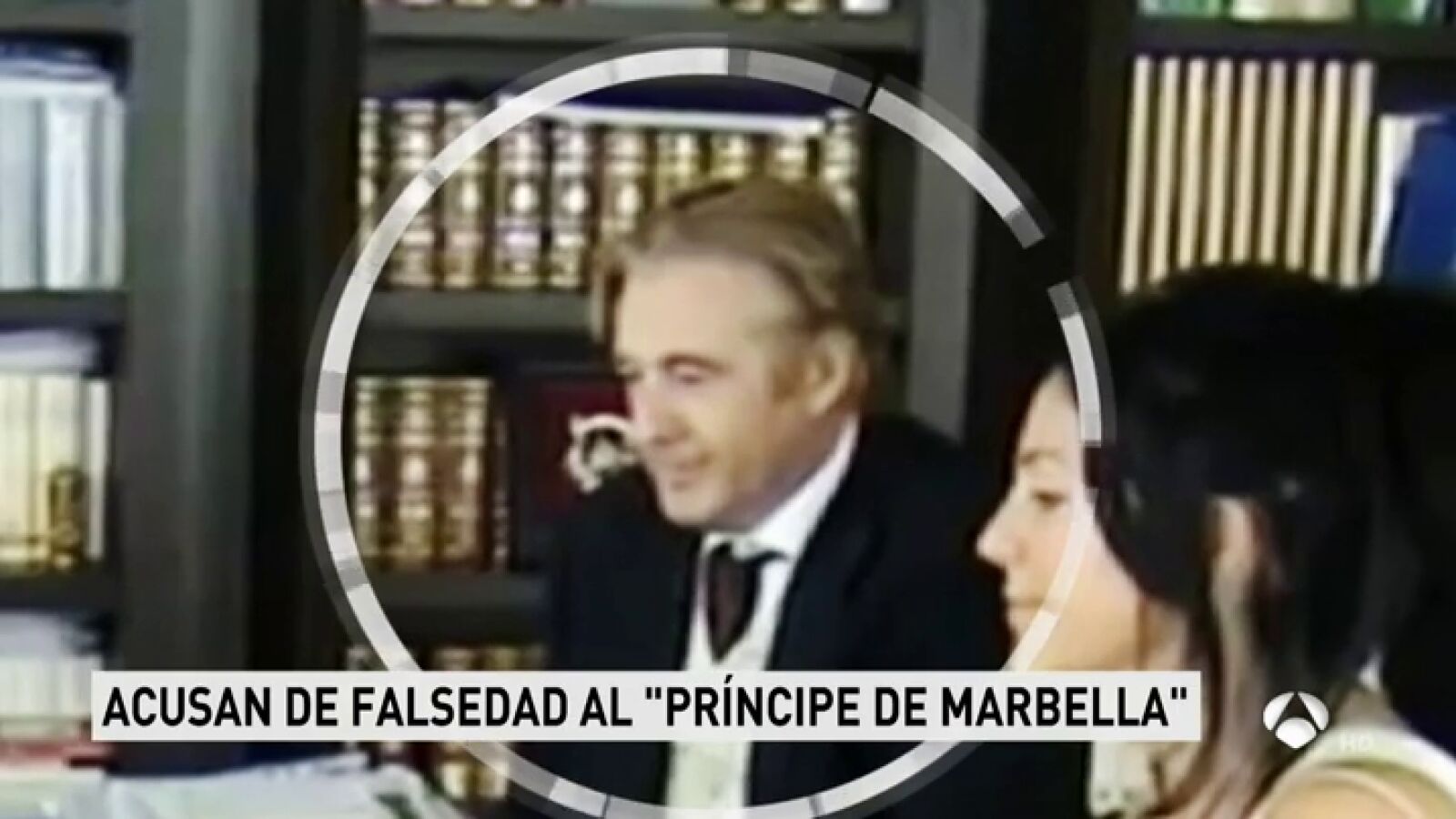 Un hombre se pasea por el mundo haciéndose pasar por el Príncipe de Marbella, título nobiliario que no existe