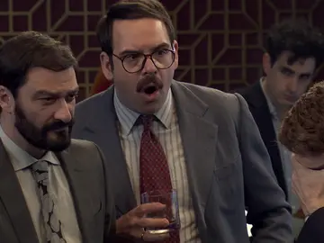 Las sospechas de Lalo, Carvajal y Durán se confirman: Ortega manipuló los papeles de Blanco para culpar a Tuñón de la muerte de Marta Las sospechas de Lalo, Carvajal y Durán se confirman: Ortega manipuló los papeles de Blanco para culpar a Tuñón de la muerte de Marta