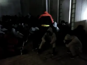 Doscientos inmigrantes de los 334 inmigrantes rescatados en el Estrecho deberán pernoctar en un barco ante la falta de espacio en los lugares de recepción, Doscientos inmigrantes de los 334 inmigrantes rescatados en el Estrecho deberán pernoctar en un barco ante la falta de espacio en los lugares de recepción,