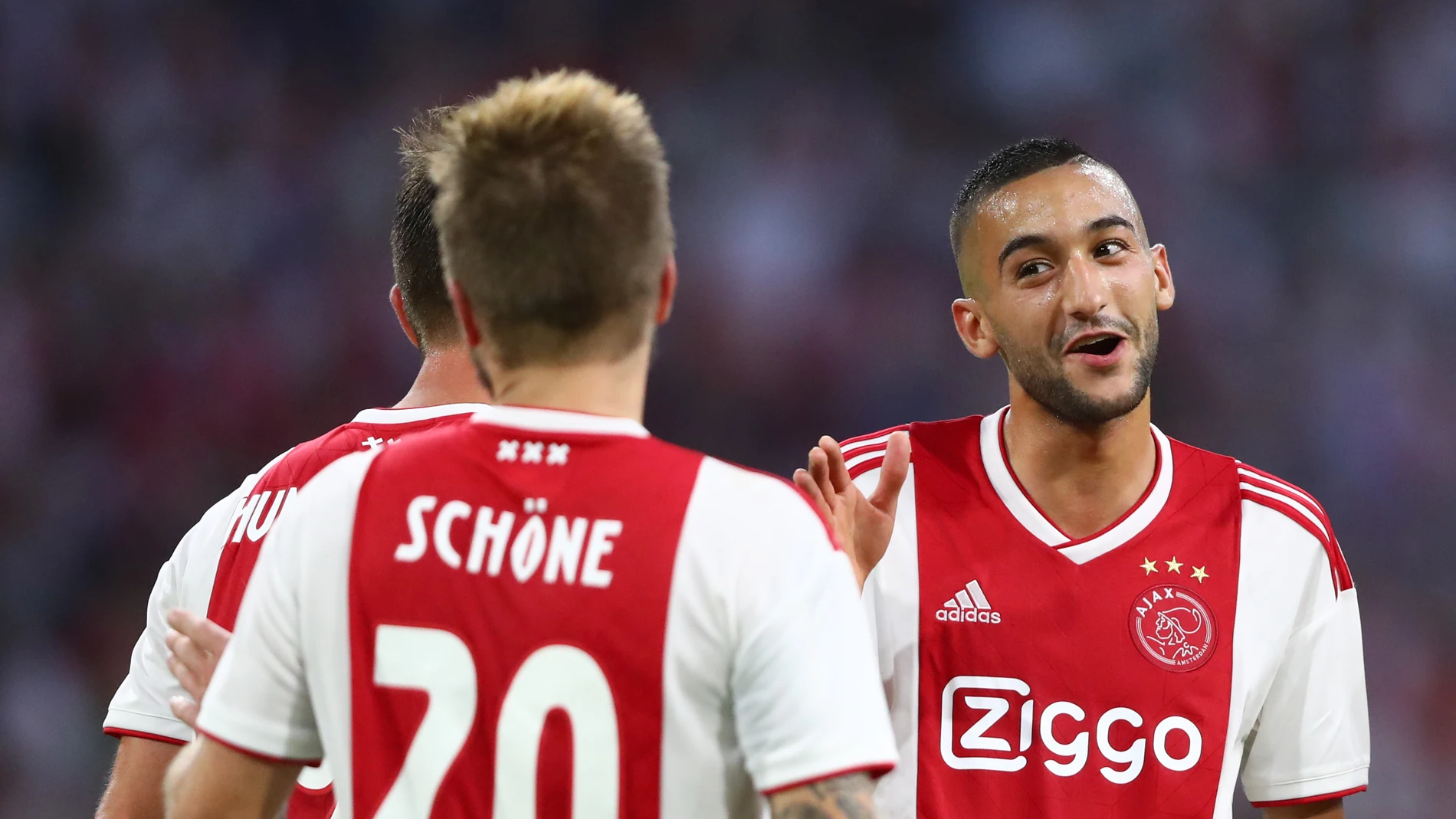 Jugadores del Ajax celebran un gol Jugadores del Ajax celebran un gol