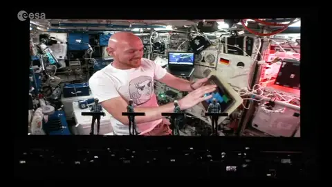 El astronauta alemán, Alexander Grest, toca en directo y desde el espacio en el Festival de Jazz de Stuttgart El astronauta alemán, Alexander Grest, toca en directo y desde el espacio en el Festival de Jazz de Stuttgart
