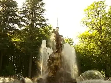 Varias fuentes de La Granja de San Ildefonso se encienden a la vez para celebrar el día de Santiago Apóstol Varias fuentes de La Granja de San Ildefonso se encienden a la vez para celebrar el día de Santiago Apóstol