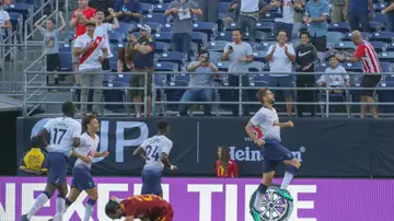 Fernando Llorente, tras anotar uno de sus dos goles ante la Roma Fernando Llorente, tras anotar uno de sus dos goles ante la Roma