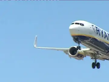 Ryanair lanza descuentos en los billetes de avión durante la huelga de sus trabajadores Ryanair lanza descuentos en los billetes de avión durante la huelga de sus trabajadores