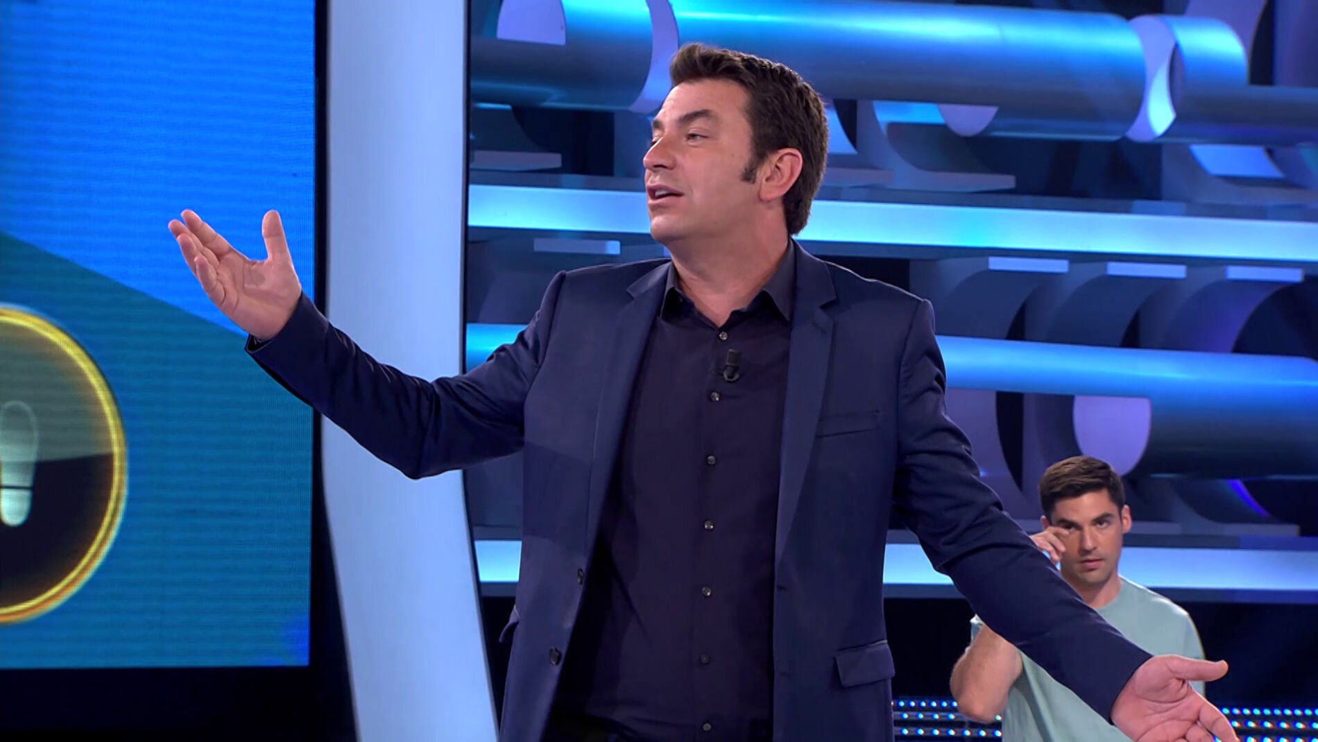 Revive la "bronca" entre Arturo Valls y una se&ntilde;ora del p&uacute;blico de '&iexcl;Ahora Caigo!'