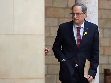 El presidente de la Generalitat de Cataluña, Quim Torra, asiste a la reunión semanal de Govern, en el Palau de la Generalitat de Barcelona. El presidente de la Generalitat de Cataluña, Quim Torra, asiste a la reunión semanal de Govern, en el Palau de la Generalitat de Barcelona.