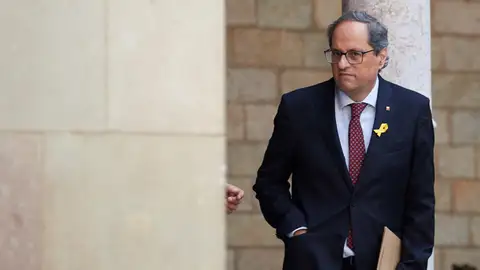 El presidente de la Generalitat de Cataluña, Quim Torra, asiste a la reunión semanal de Govern, en el Palau de la Generalitat de Barcelona. El presidente de la Generalitat de Cataluña, Quim Torra, asiste a la reunión semanal de Govern, en el Palau de la Generalitat de Barcelona.