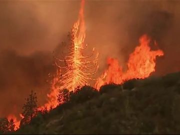 Evacuadas más de diez personas por los incendios en California