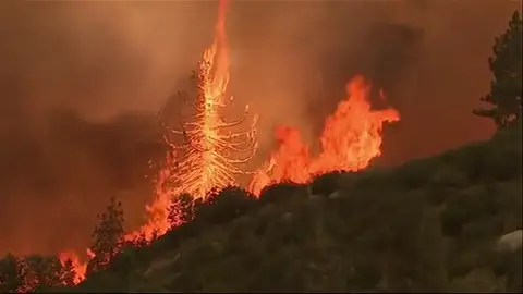 Evacuadas más de diez personas por los incendios en California Evacuadas más de diez personas por los incendios en California