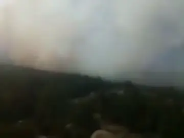 Muere un hombre que trabajaba en la zona afectada por un incendio forestal en Casavieja, en Ávila Muere un hombre que trabajaba en la zona afectada por un incendio forestal en Casavieja, en Ávila