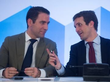 Teodoro García Egea junto a Pablo Casado