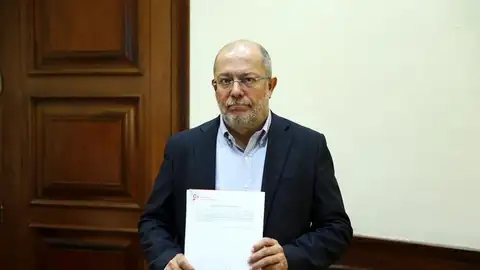 Francisco Igea con el Proyecto de Ley que castiga los pseudotratamientos Francisco Igea con el Proyecto de Ley que castiga los pseudotratamientos