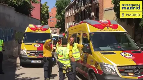 Una mujer está herida grave tras caer al vacío en Madrid Una mujer está herida grave tras caer al vacío en Madrid