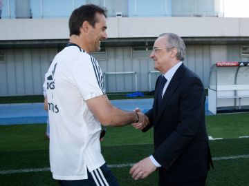 Lopetegui saluda a Florentino Pérez