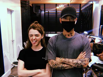 Maisie Williams se hace un tatuaje para homenajear a Arya Stark en 'Juego de Tronos' Maisie Williams se hace un tatuaje para homenajear a Arya Stark en 'Juego de Tronos'