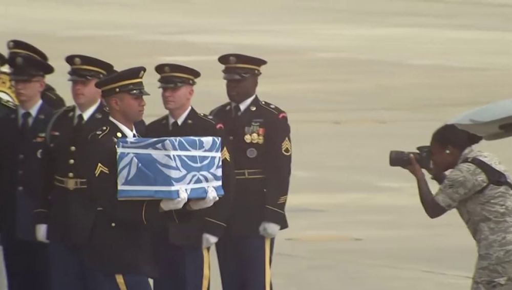 Corea del Norte entrega los restos de soldados estadounidenses muertos durante la Guerra de Corea coincidiendo con el 65º aniversario