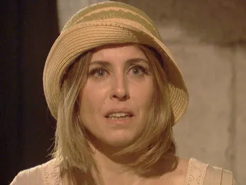 Adela descubre la identidad de su torturador Adela descubre la identidad de su torturador