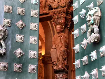 Apóstol Santiago en el Pórtico de la Gloria Apóstol Santiago en el Pórtico de la Gloria