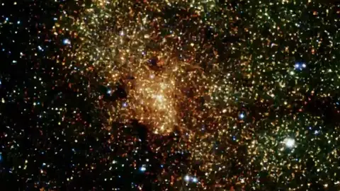 Confirman por primera vez los efectos predichos por la Teoría de la Relatividad de Einstein cerca de un agujero negro supermasivo Confirman por primera vez los efectos predichos por la Teoría de la Relatividad de Einstein cerca de un agujero negro supermasivo