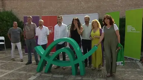 Teresa Rodríguez desafía a la dirección nacional de Podemos y presenta la marca 'Adelante Andalucía' Teresa Rodríguez desafía a la dirección nacional de Podemos y presenta la marca 'Adelante Andalucía'