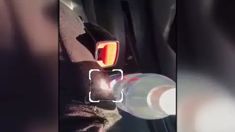 La Policía advierte del peligro de olvidar una botella de agua en el coche La Policía advierte del peligro de olvidar una botella de agua en el coche