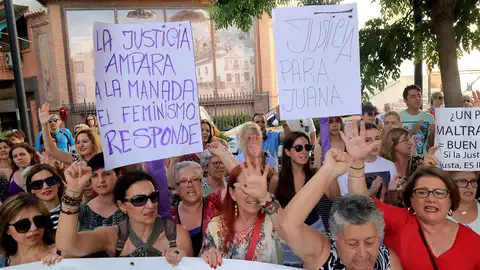 Manifestación de apoyo a Juana Rivas tras la sentencia Manifestación de apoyo a Juana Rivas tras la sentencia