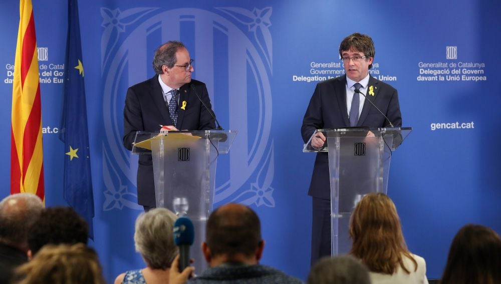 Quim Torra y Carles Puigdemont en rueda de prensa en Bruselas