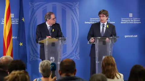 Quim Torra y Carles Puigdemont en rueda de prensa en Bruselas Quim Torra y Carles Puigdemont en rueda de prensa en Bruselas