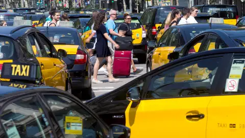 Caos por la huelga de taxis en Barcelona Caos por la huelga de taxis en Barcelona